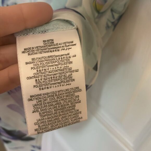 BCBGenerationFloral Sheer  Blouse  NWT  Small - Picture 9 of 11